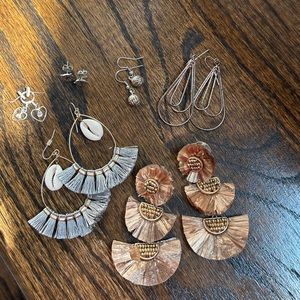 Bundle of 6 earrings!
